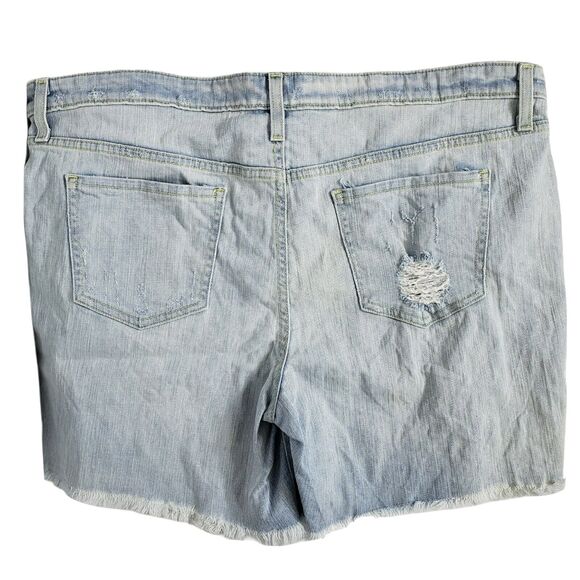 Mossimo Shorts Women Size 18 Mid Rise Boyfriend Light Wash Button Fly Distressed - Picture 2 of 8